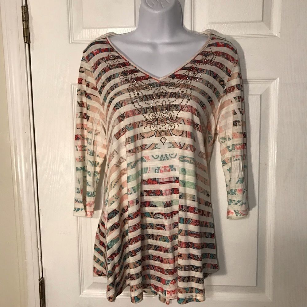 🌈Live and Let Live M Beautiful Top